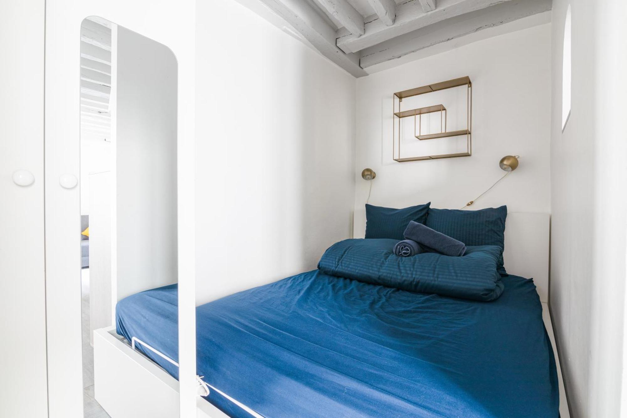 Appartement Elegant Quartier Ile Saint Louis Free Netflix